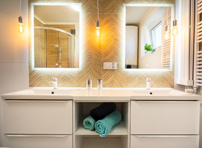 projekt nowoczesnej łazienki z dwoma umywalkami