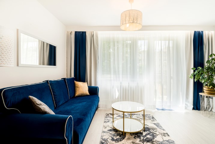 projekt salonu z granatem